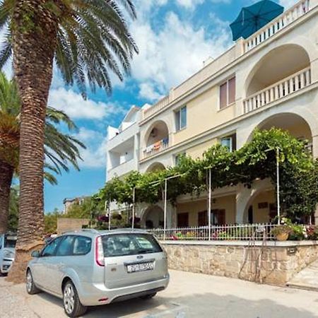 Apartments Pansion Franka Brist Exterior photo