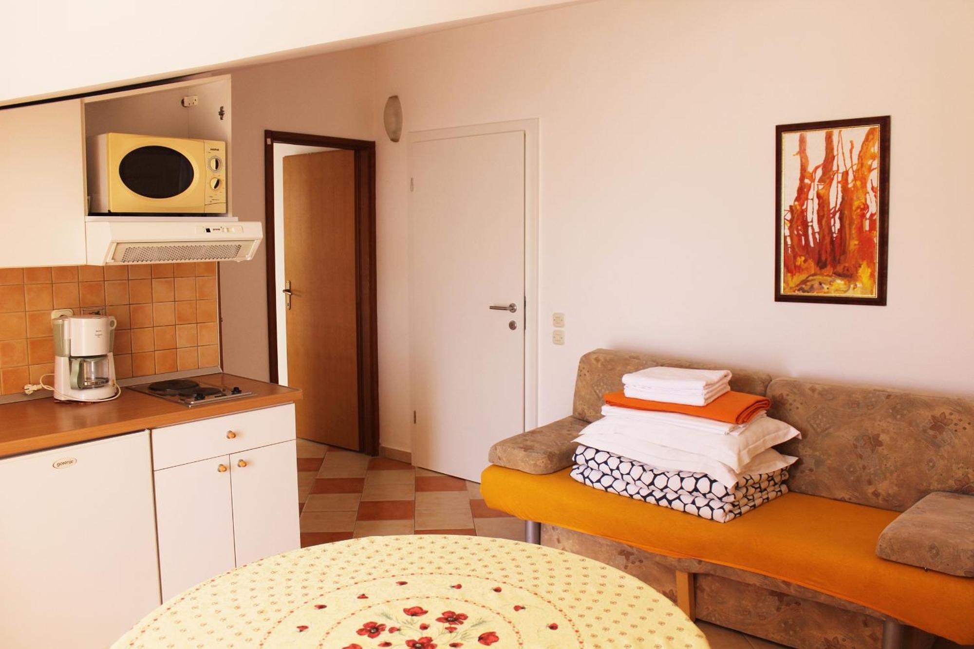 Apartments Pansion Franka Brist Exterior photo