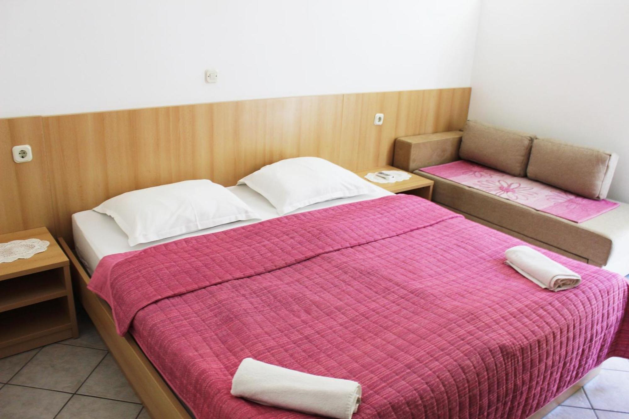 Apartments Pansion Franka Brist Exterior photo