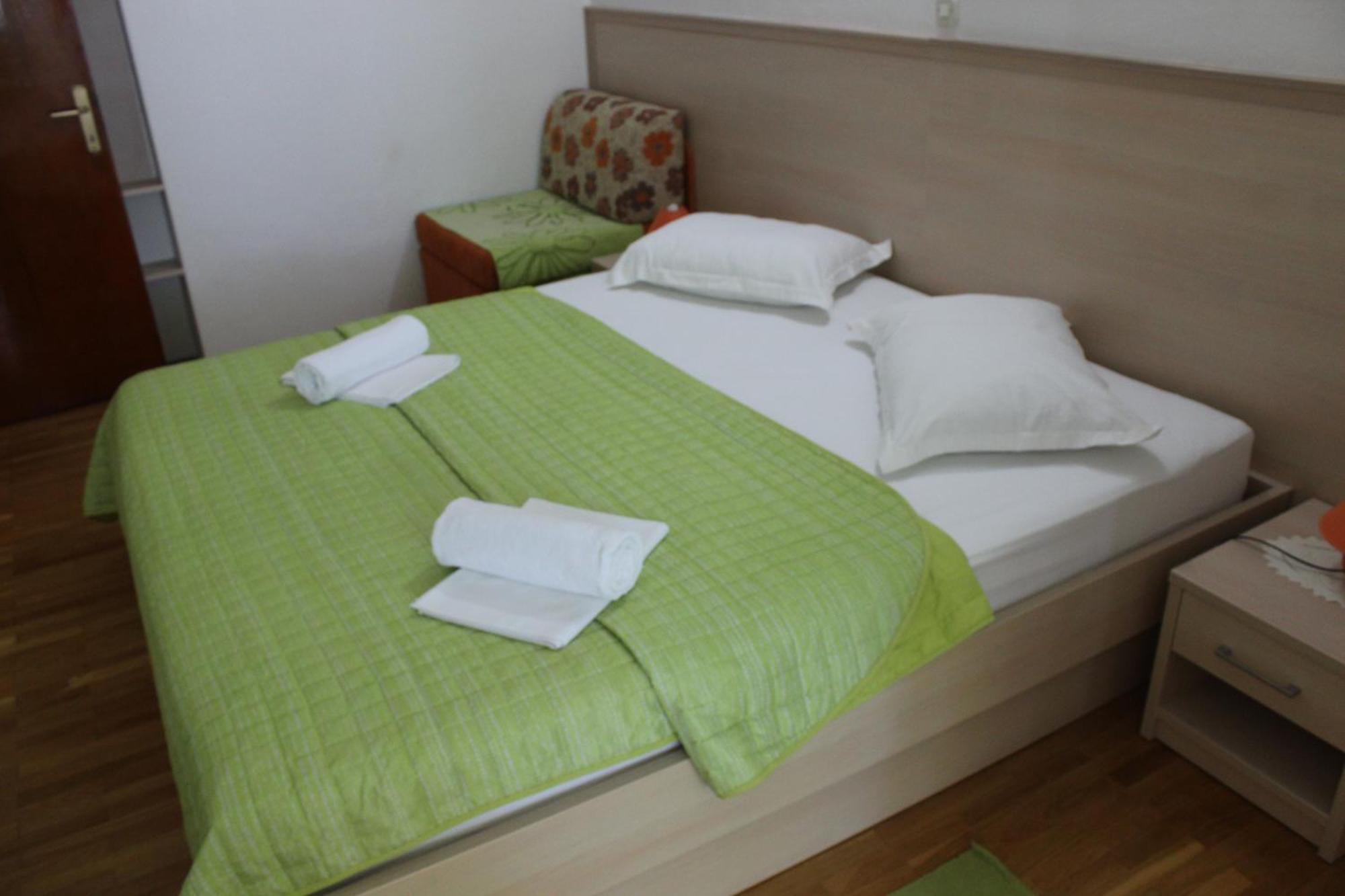 Apartments Pansion Franka Brist Exterior photo