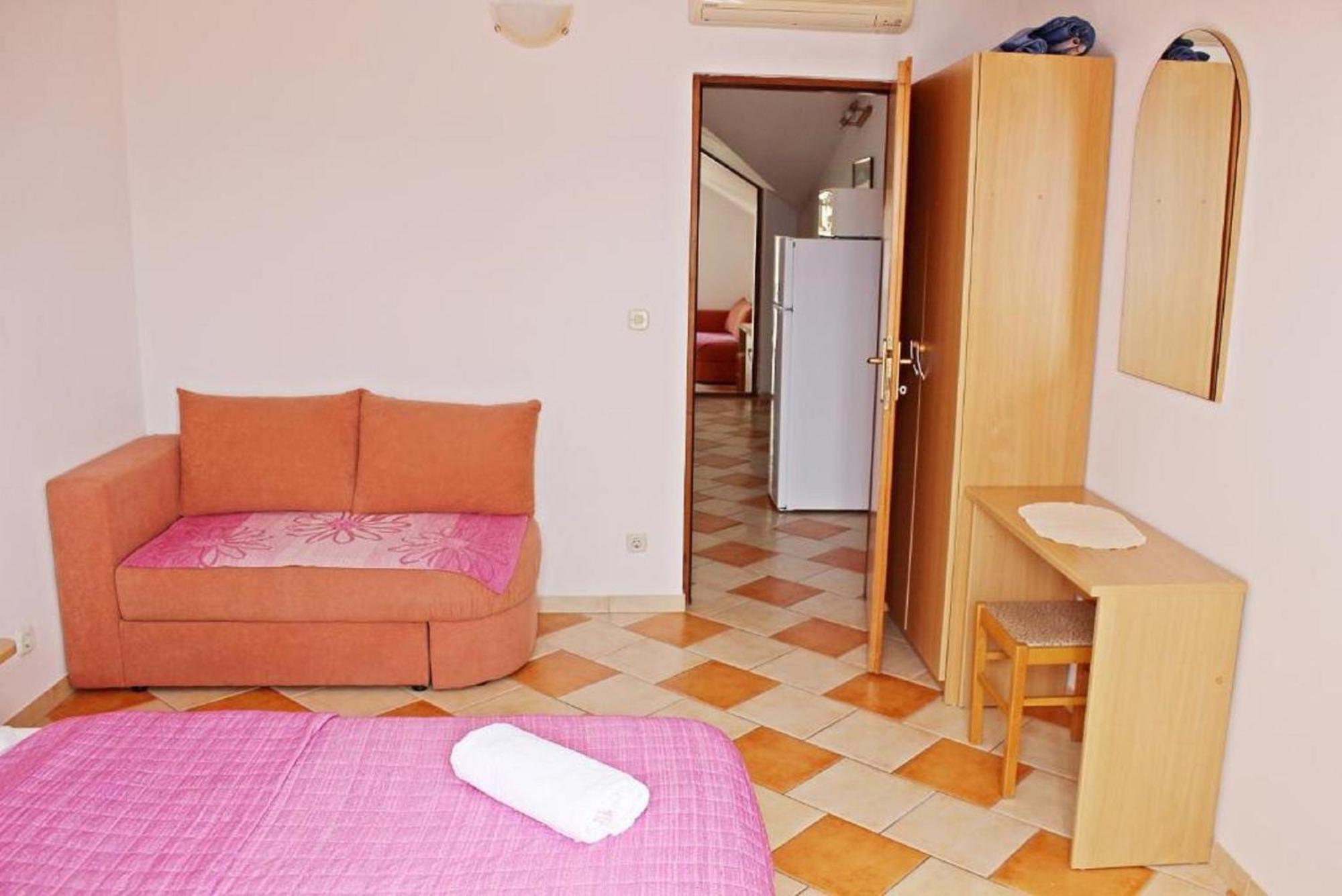 Apartments Pansion Franka Brist Exterior photo