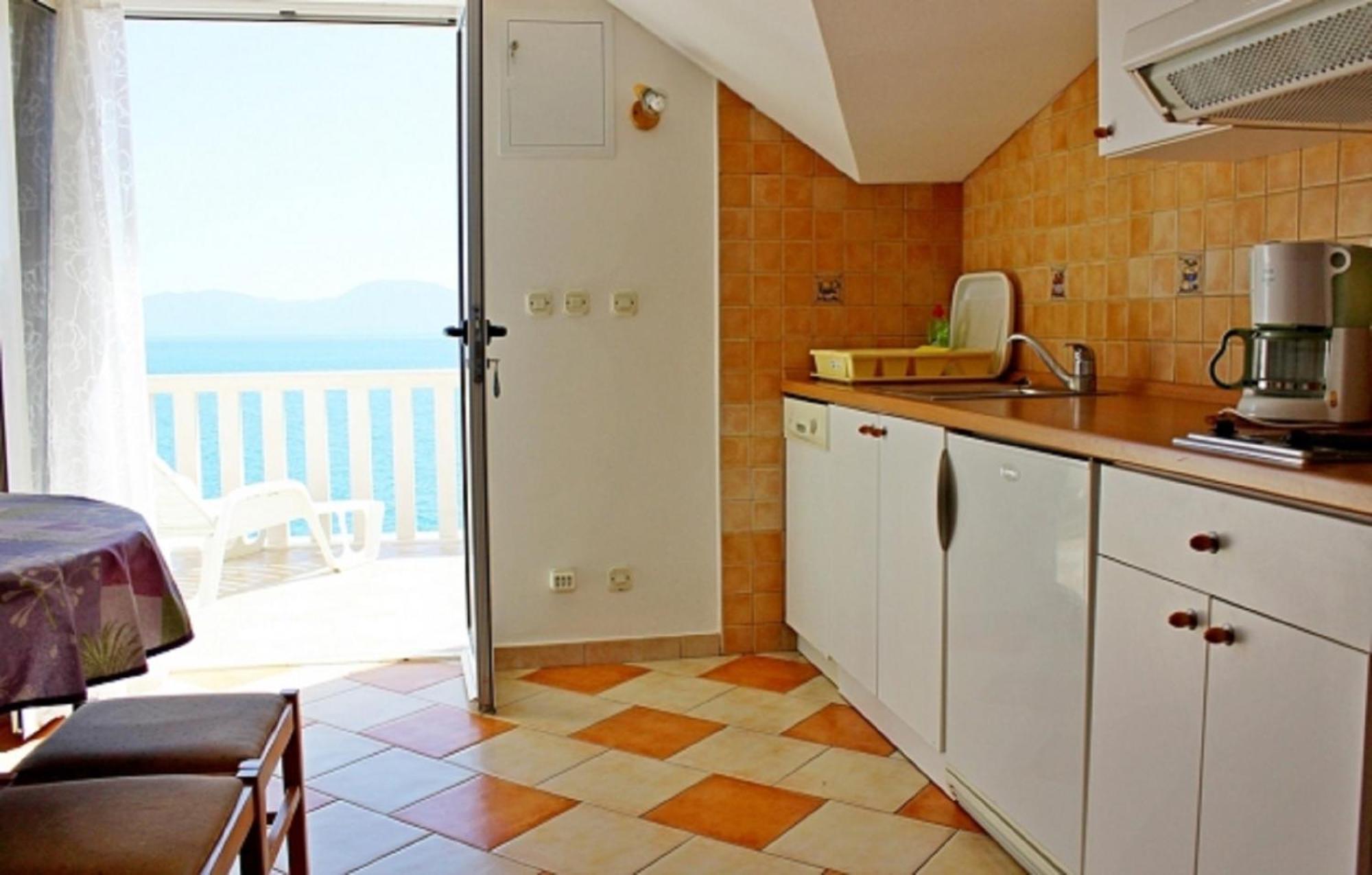 Apartments Pansion Franka Brist Exterior photo