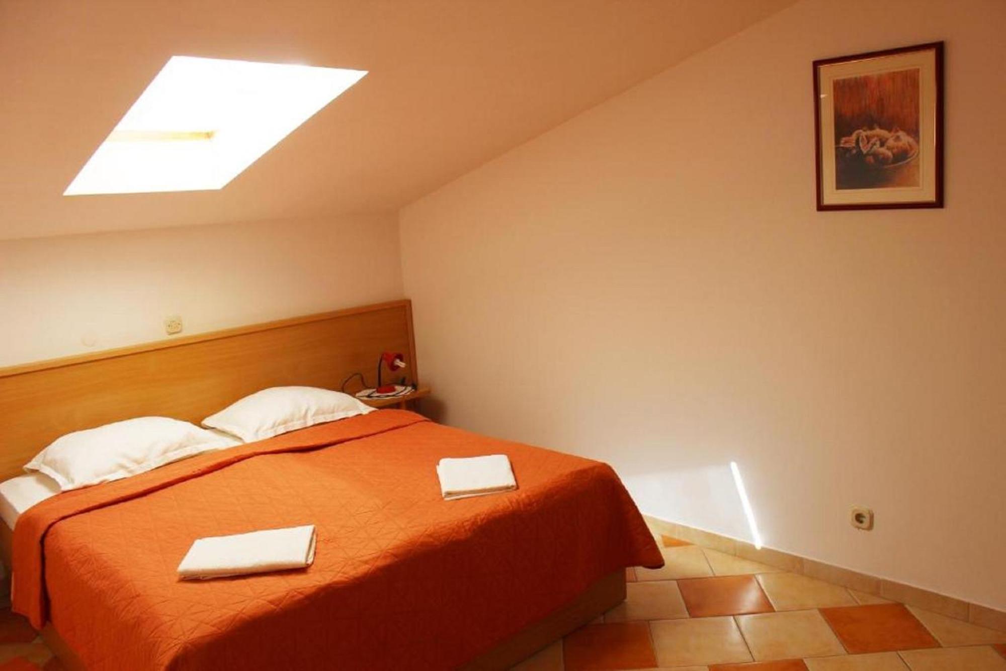Apartments Pansion Franka Brist Exterior photo